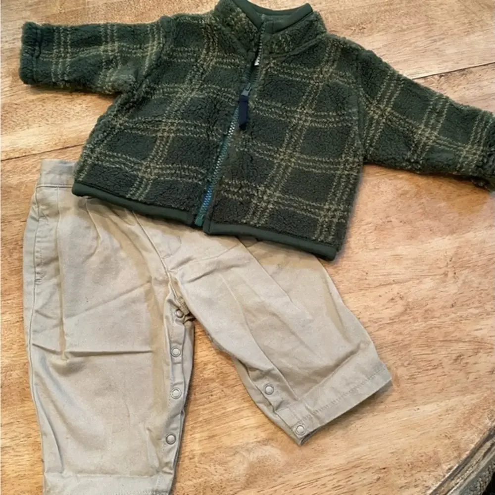 Vintage 1999 Old Navy 3-6 Months Dark Green/Tan Wooly Zip Up Jacket
